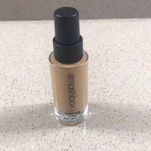 Smashbox Studio Skin 24 Hour Foundation 2.22